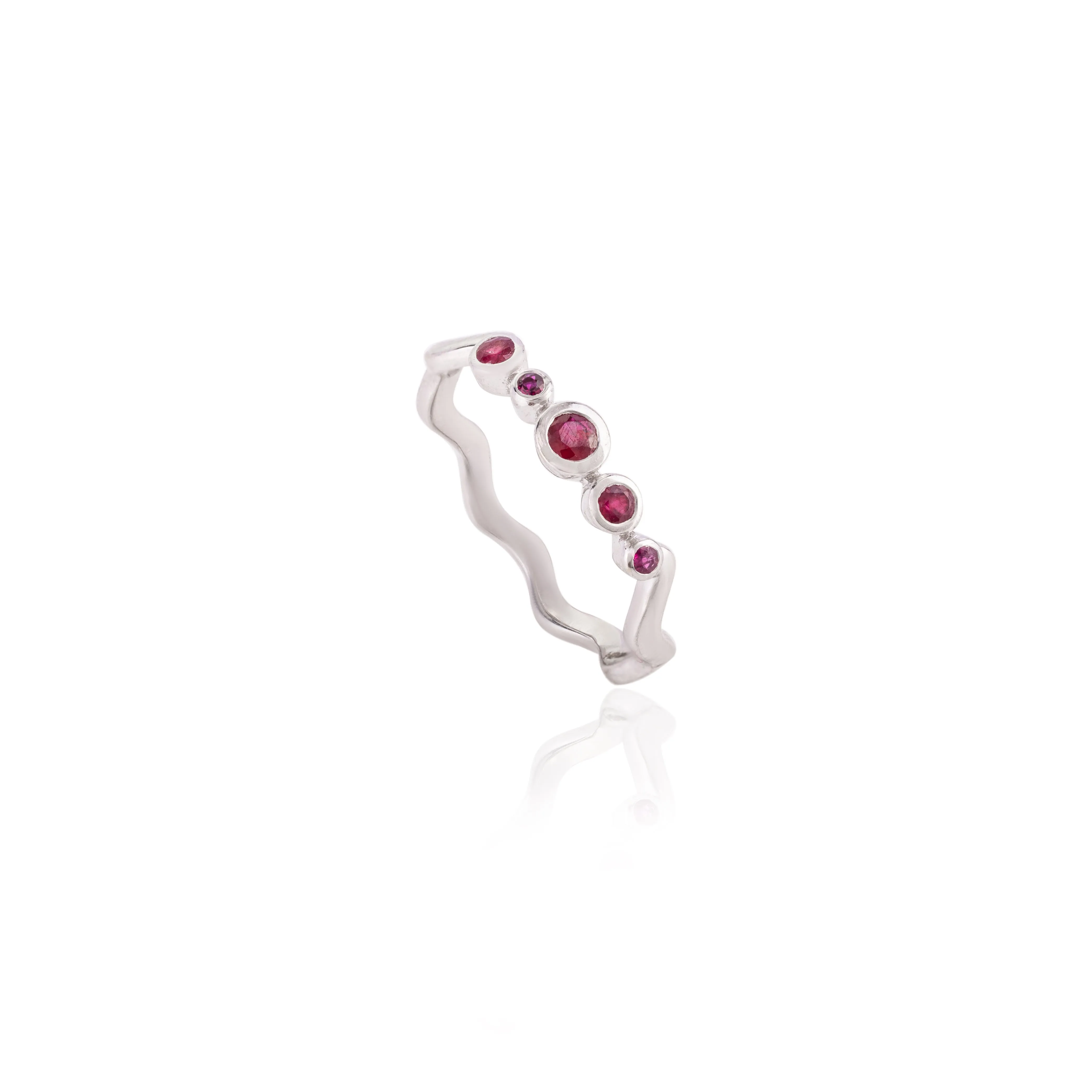 18K Gold Ruby Wavy Dainty Ring