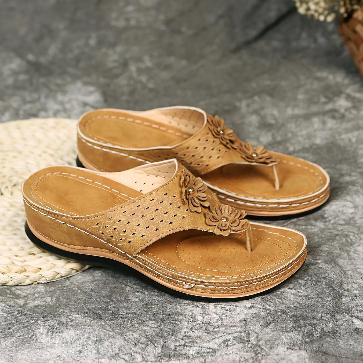 Eduavar Orthopedic Sandals for Women, Flat Sandals for Women Summer Open Toe Flip Flops Sandals Summer Beach Sandals Slippers