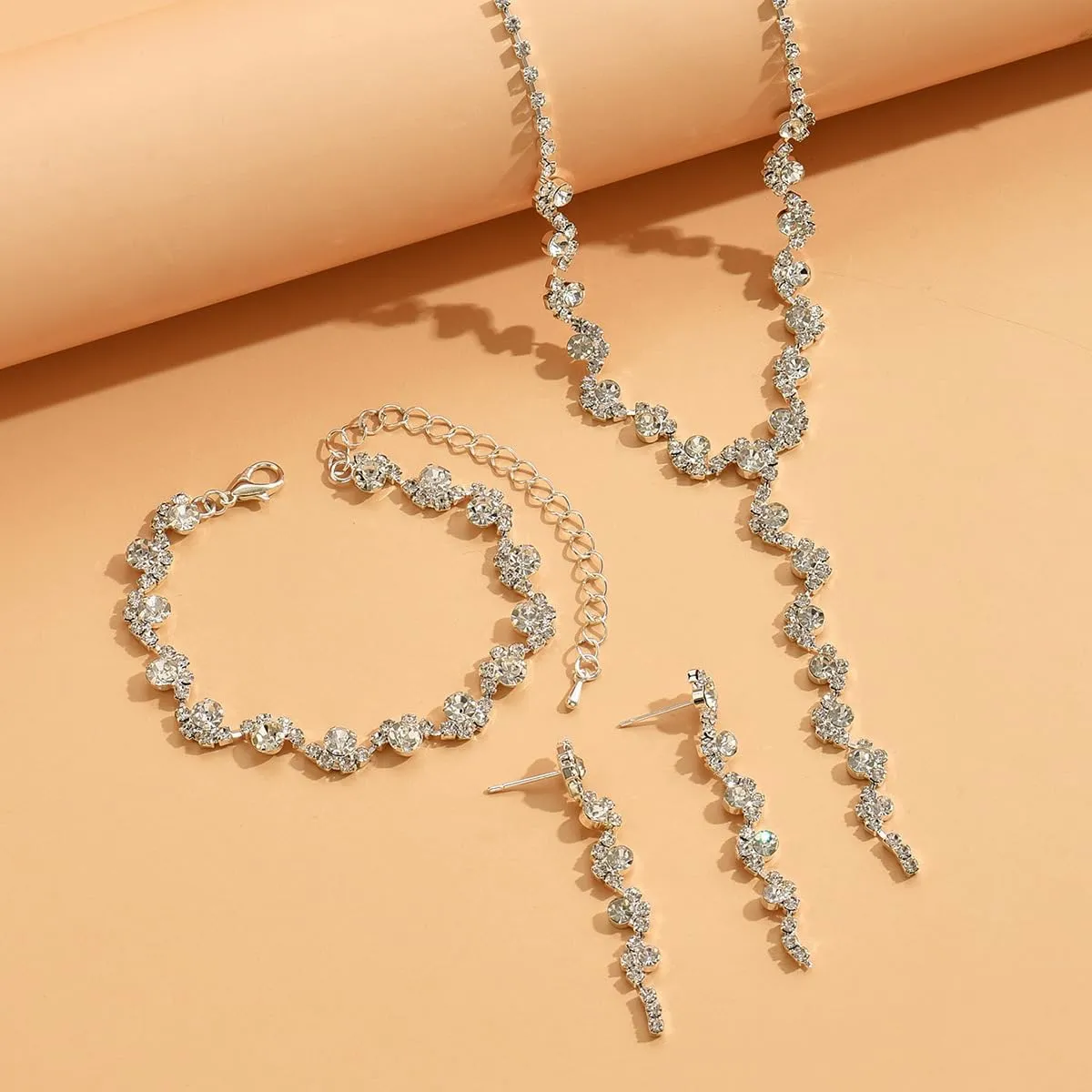 Prom Jewelry Sets Silver Bride Jewelry Set for Wedding Bridesmaid Accessories Necklace Earrings Bracelet Set Elegant Crystal Wedding Prom Jewelry for Women