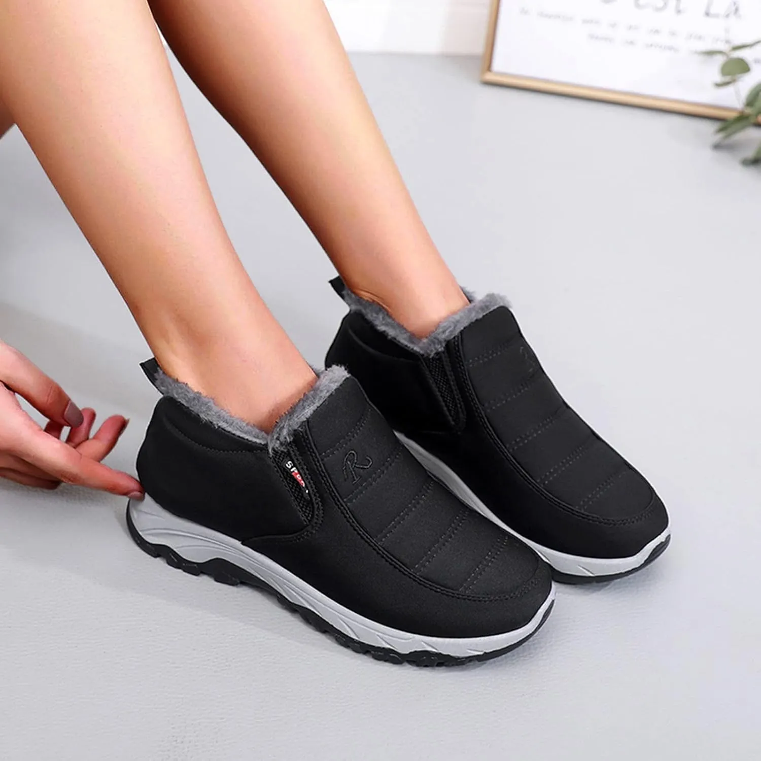 SBGMoSJ Slip on Winter Boots for Women Black Womens Winter Boots Waterproof Insulated Fur Boots for Women Winter Outdoor Work Boots for Women Waterproof Botas De Invierno Impermeables Para Mujer