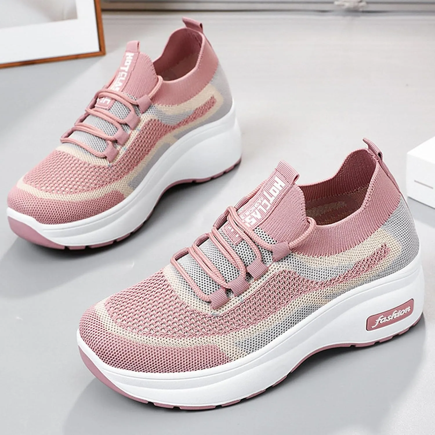 Women's Slip on Walking Shoes Non Slip Memory Foam Running Shoes Wide Width Breathable Mesh Sports Workout Tennis Shoes Ladies 2024 Fashion Sneakers