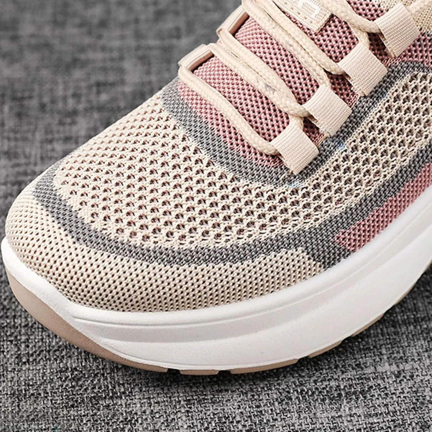 Women's Slip on Walking Shoes Non Slip Memory Foam Running Shoes Wide Width Breathable Mesh Sports Workout Tennis Shoes Ladies 2024 Fashion Sneakers