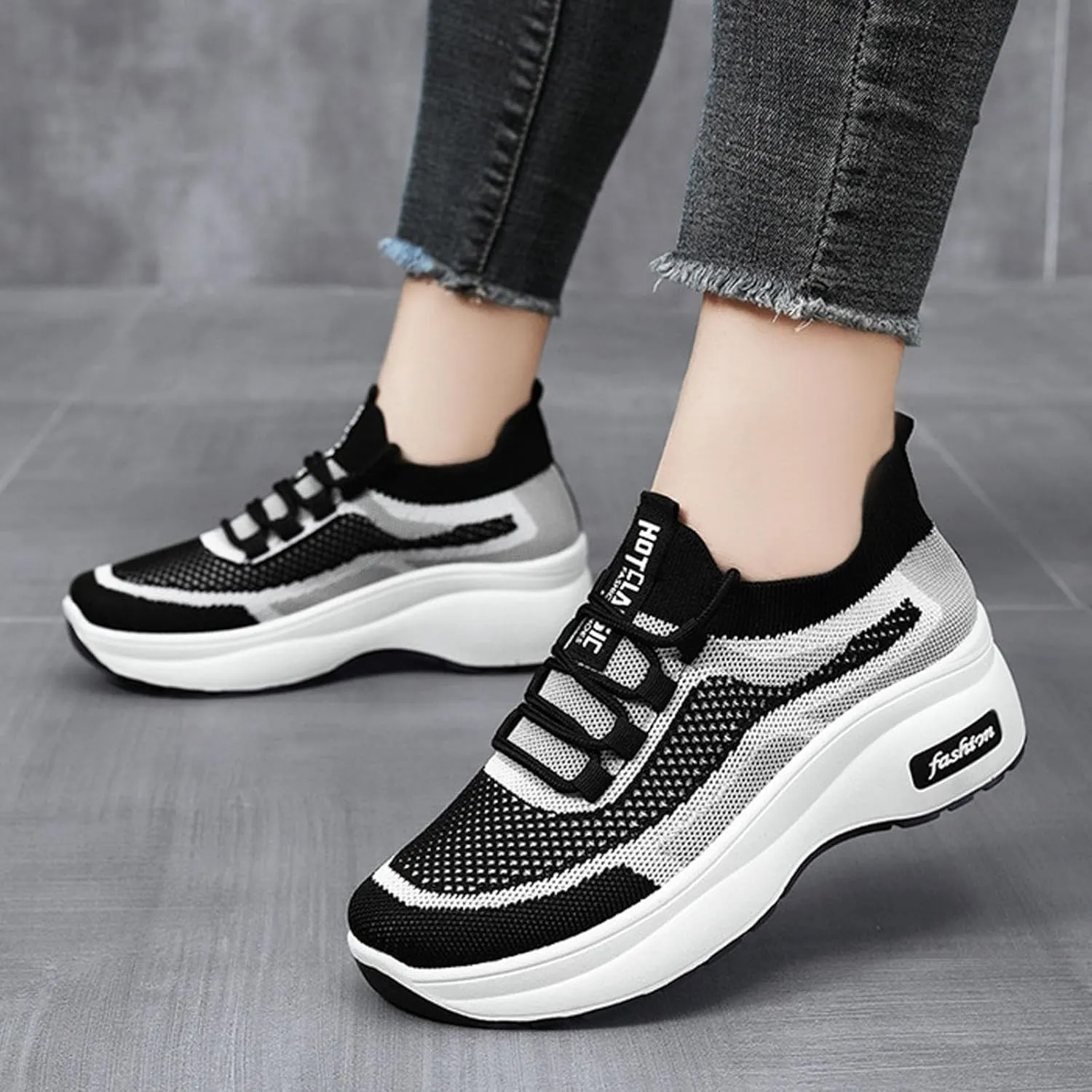 Women's Slip on Walking Shoes Non Slip Memory Foam Running Shoes Wide Width Breathable Mesh Sports Workout Tennis Shoes Ladies 2024 Fashion Sneakers