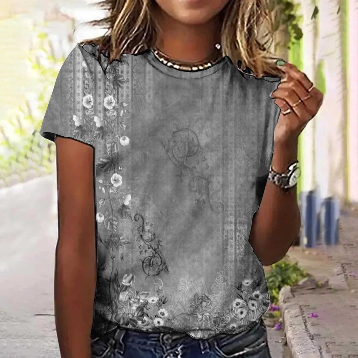 Womens Tops Trendy Summer Casual Retro Flower Printed Top Short Sleeve Crewneck Tees Loose Lightweight T Shirt Blouse