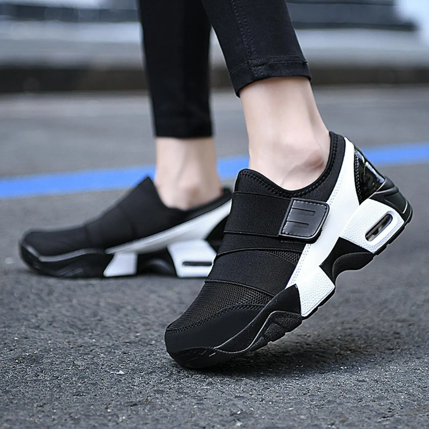 Womens Walking Shoes Slip on Comfy Knitted Non Slip Vintage Wide Running Shoes Breathable Mesh Sports Workout Tennis Shoes Fashion Lace Up Sneakers