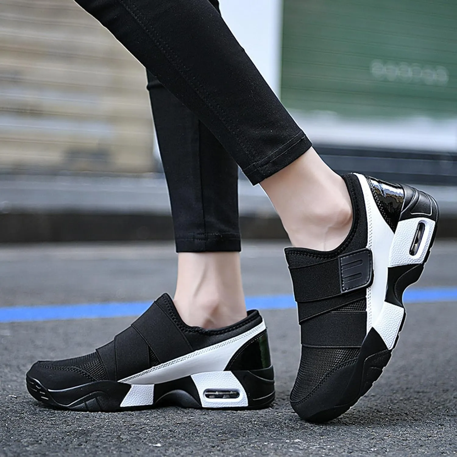 Womens Walking Shoes Slip on Comfy Knitted Non Slip Vintage Wide Running Shoes Breathable Mesh Sports Workout Tennis Shoes Fashion Lace Up Sneakers